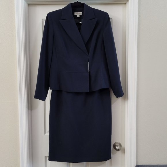 Dress Barn 2pc suit size 12 navy blue - jacket and skirt - Picture 1 of 8